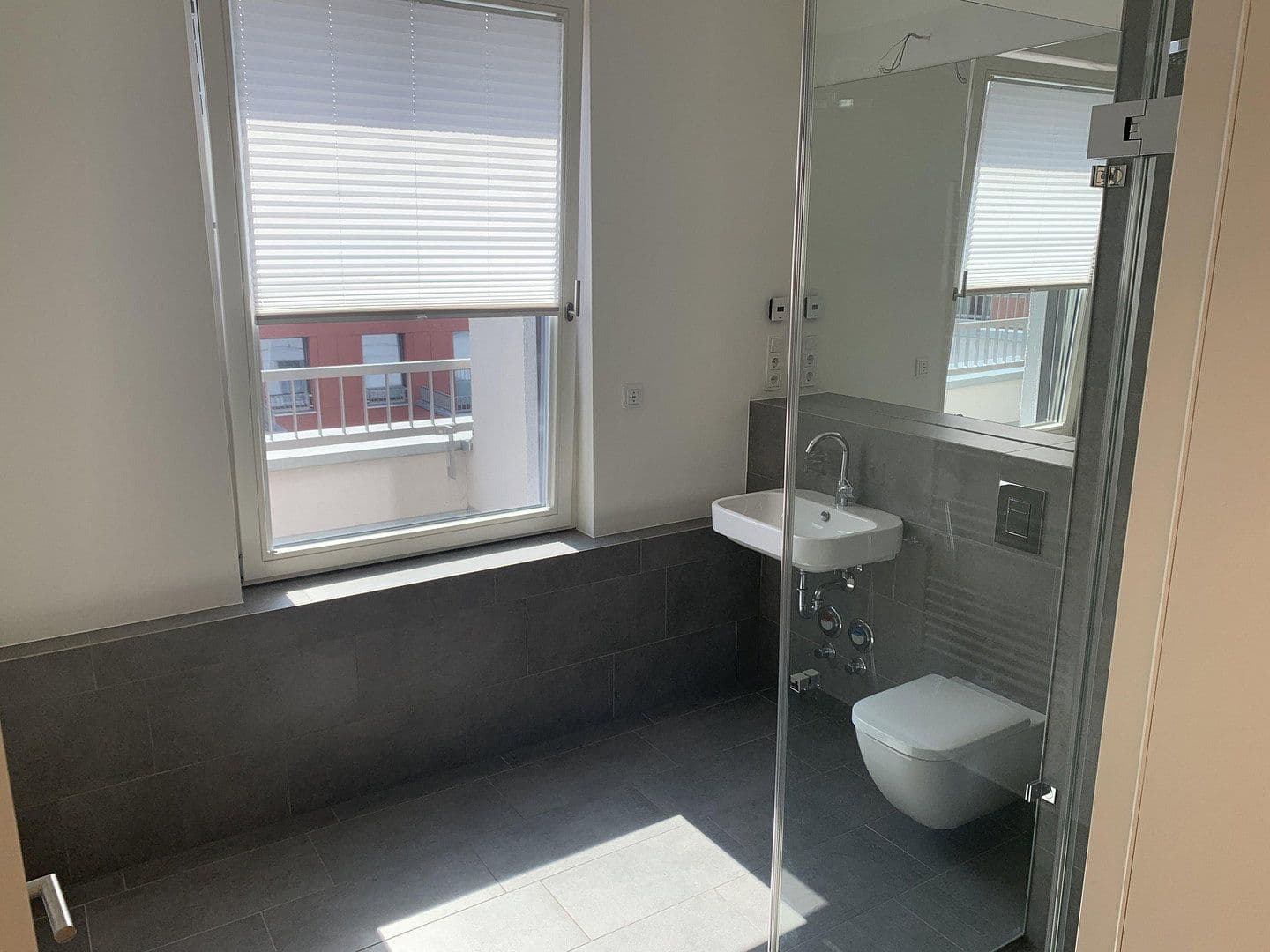 Prenájom bytu 1-izbový 40 m², Genthinerstraße 44, Berlin, Berlín Prenájom bytu 1-izbový 40 m², Genthinerstraße 44, Berlin, Berlín