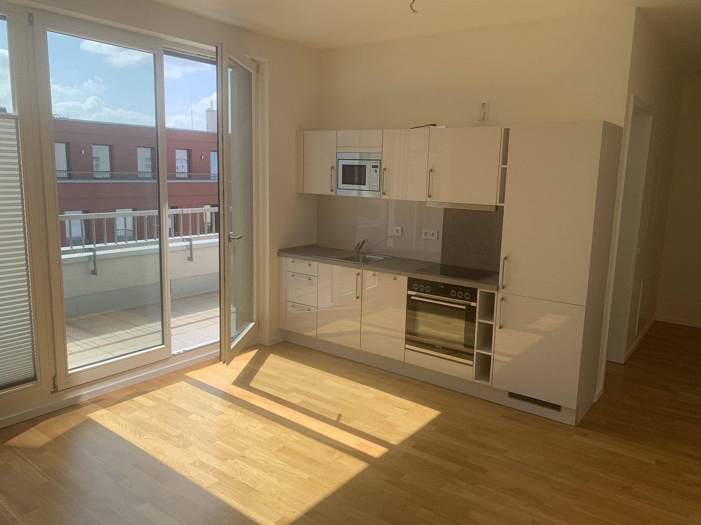 Prenájom bytu 1-izbový 40 m², Genthinerstraße 44, Berlin, Berlín Prenájom bytu 1-izbový 40 m², Genthinerstraße 44, Berlin, Berlín