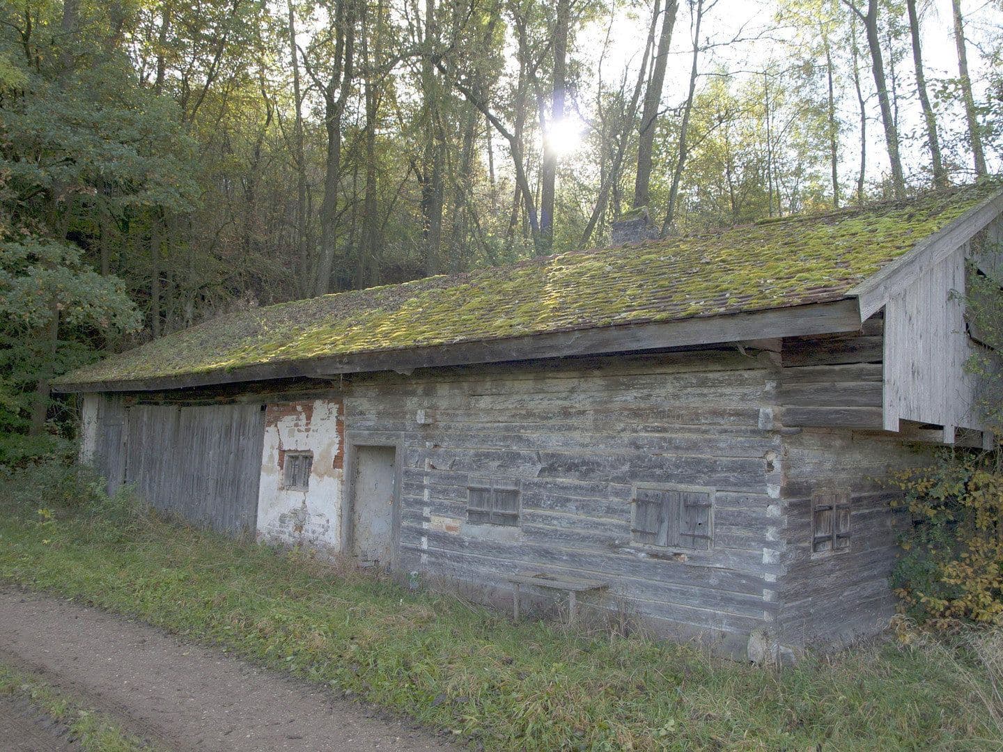 Predaj domu 60 m², pozemek 11.475 m², Adlkofen, Bavorsko Predaj domu 60 m², pozemek 11.475 m², Adlkofen, Bavorsko