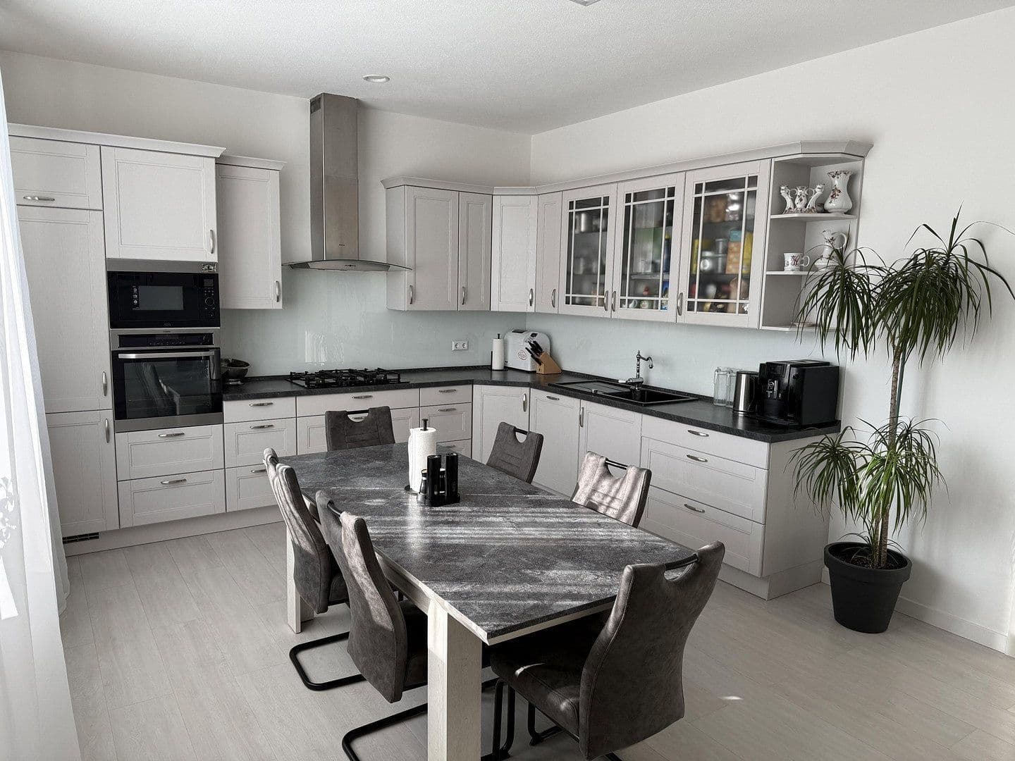 Predaj domu 315 m², pozemek 727 m², Satteldorf, Bádensko-Wurttembersko Predaj domu 315 m², pozemek 727 m², Satteldorf, Bádensko-Wurttembersko