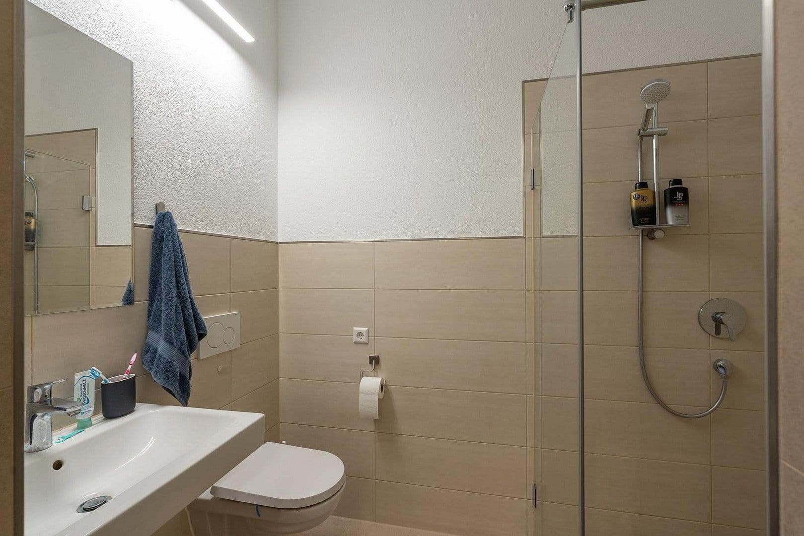 Predaj domu 315 m², pozemek 727 m², Satteldorf, Bádensko-Wurttembersko Predaj domu 315 m², pozemek 727 m², Satteldorf, Bádensko-Wurttembersko