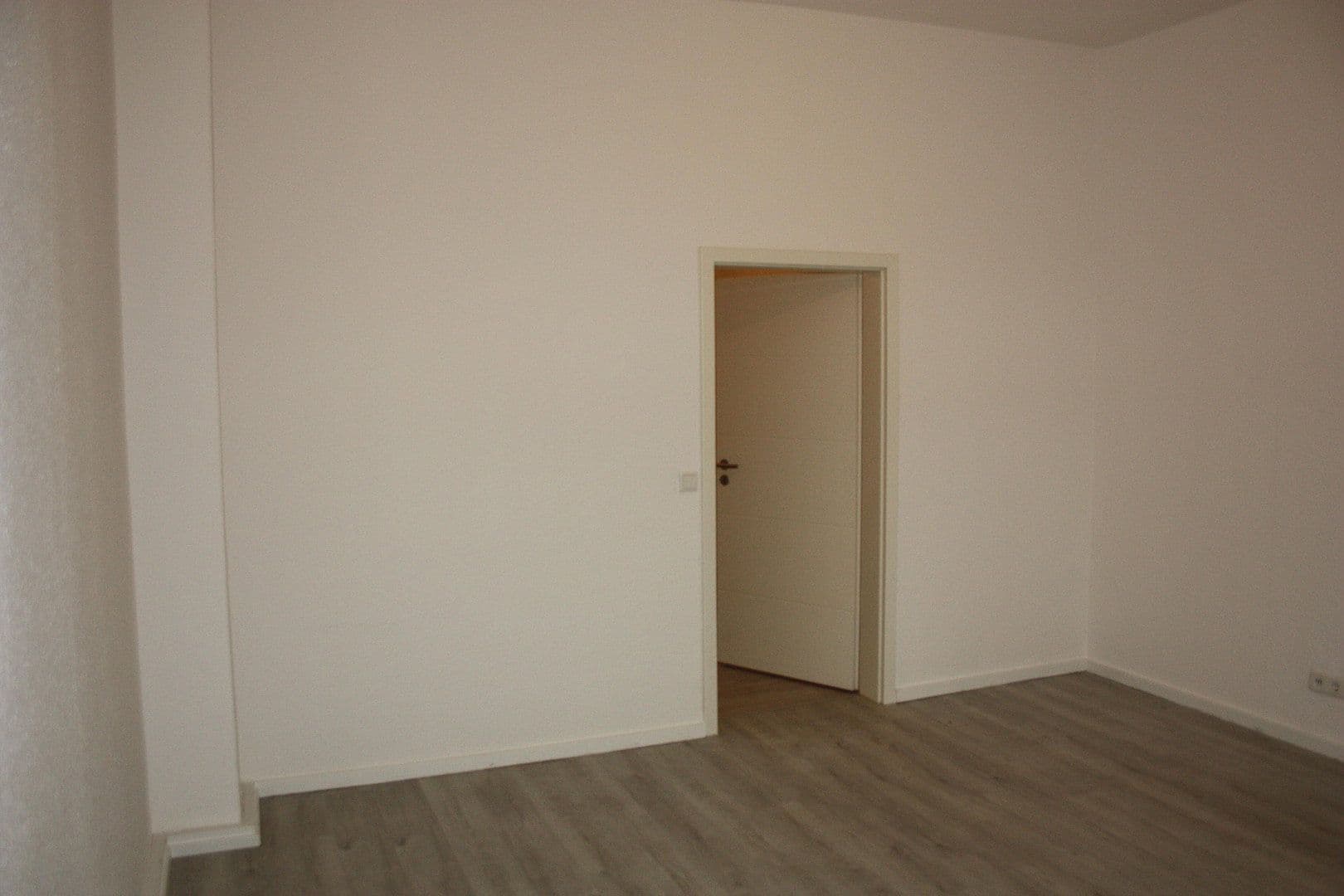 Prenájom bytu 4-izbový 88 m², Thüringer Str. 31, Oberhausen, Severné Porýnie - Westfálsko Prenájom bytu 4-izbový 88 m², Thüringer Str. 31, Oberhausen, Severné Porýnie - Westfálsko