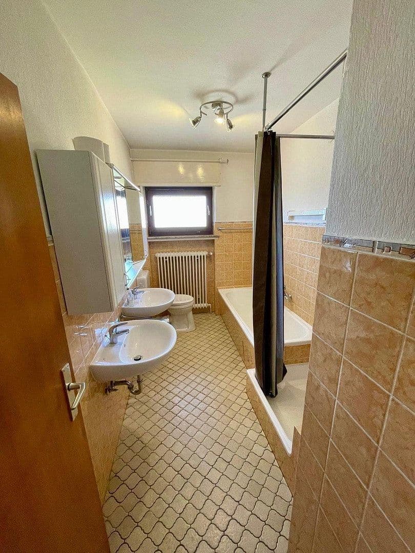Predaj domu 210 m², pozemek 916 m², Uetze, Dolné Sasko Predaj domu 210 m², pozemek 916 m², Uetze, Dolné Sasko
