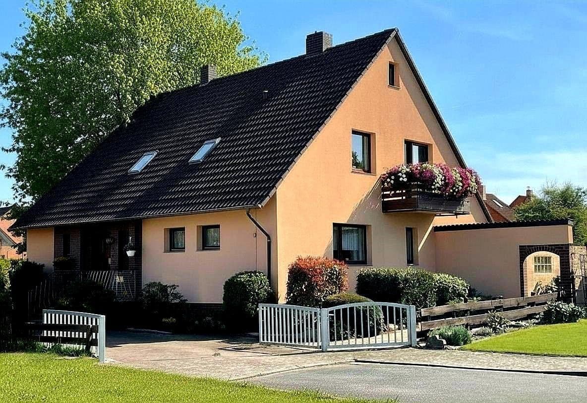 Predaj domu 210 m², pozemek 916 m², Uetze, Dolné Sasko Predaj domu 210 m², pozemek 916 m², Uetze, Dolné Sasko