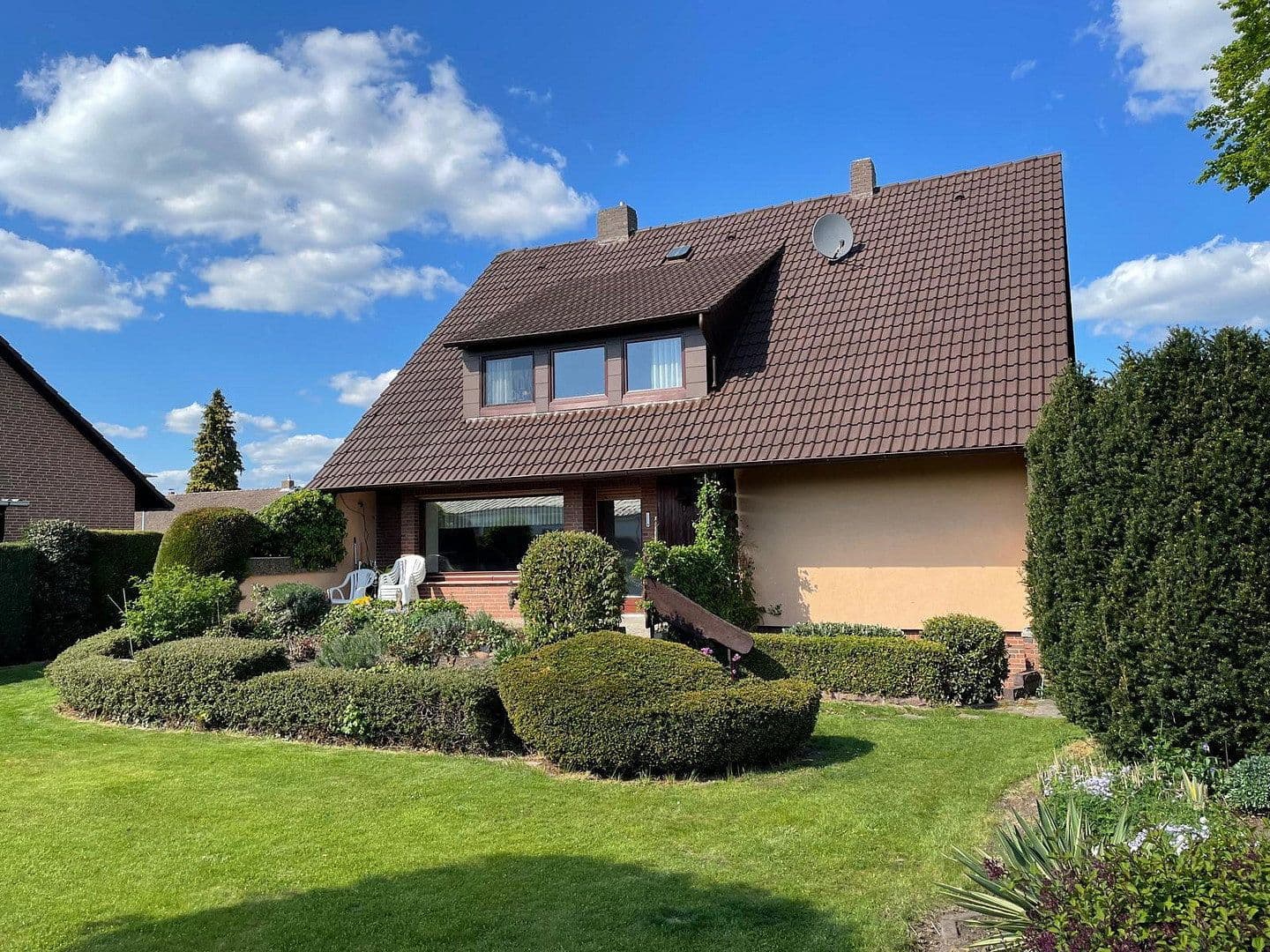 Predaj domu 210 m², pozemek 916 m², Uetze, Dolné Sasko Predaj domu 210 m², pozemek 916 m², Uetze, Dolné Sasko