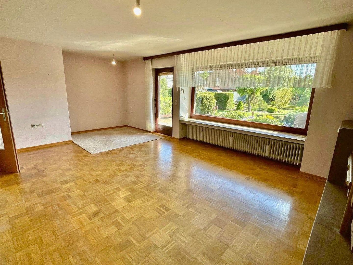 Predaj domu 210 m², pozemek 916 m², Uetze, Dolné Sasko Predaj domu 210 m², pozemek 916 m², Uetze, Dolné Sasko