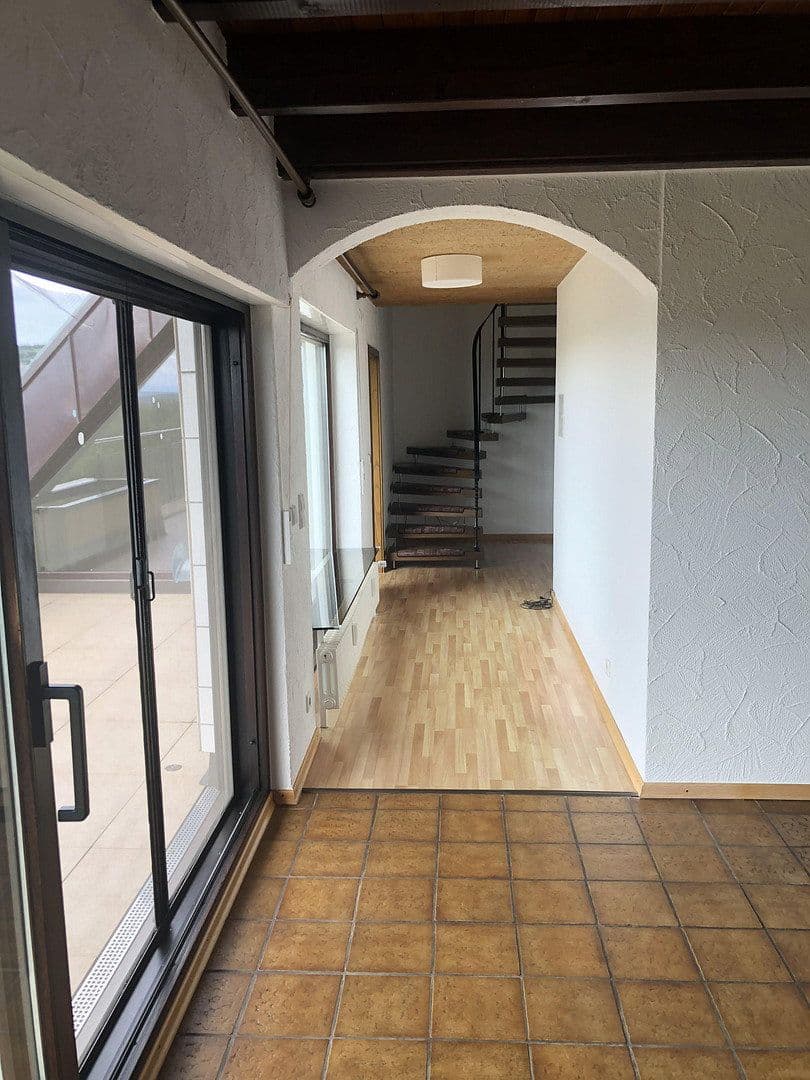 Prenájom bytu 4-izbový 196 m², Baden-Baden, Bádensko-Wurttembersko Prenájom bytu 4-izbový 196 m², Baden-Baden, Bádensko-Wurttembersko