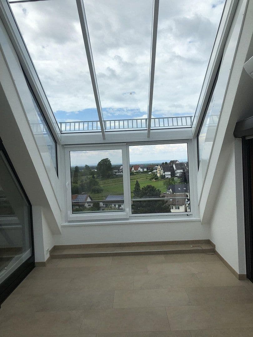 Prenájom bytu 4-izbový 196 m², Baden-Baden, Bádensko-Wurttembersko Prenájom bytu 4-izbový 196 m², Baden-Baden, Bádensko-Wurttembersko