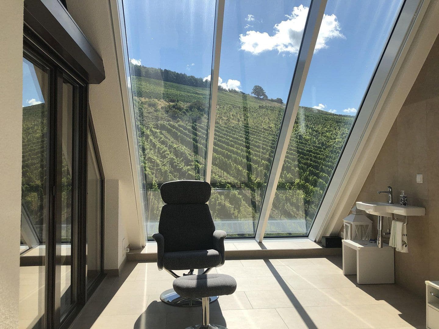 Prenájom bytu 4-izbový 196 m², Baden-Baden, Bádensko-Wurttembersko Prenájom bytu 4-izbový 196 m², Baden-Baden, Bádensko-Wurttembersko