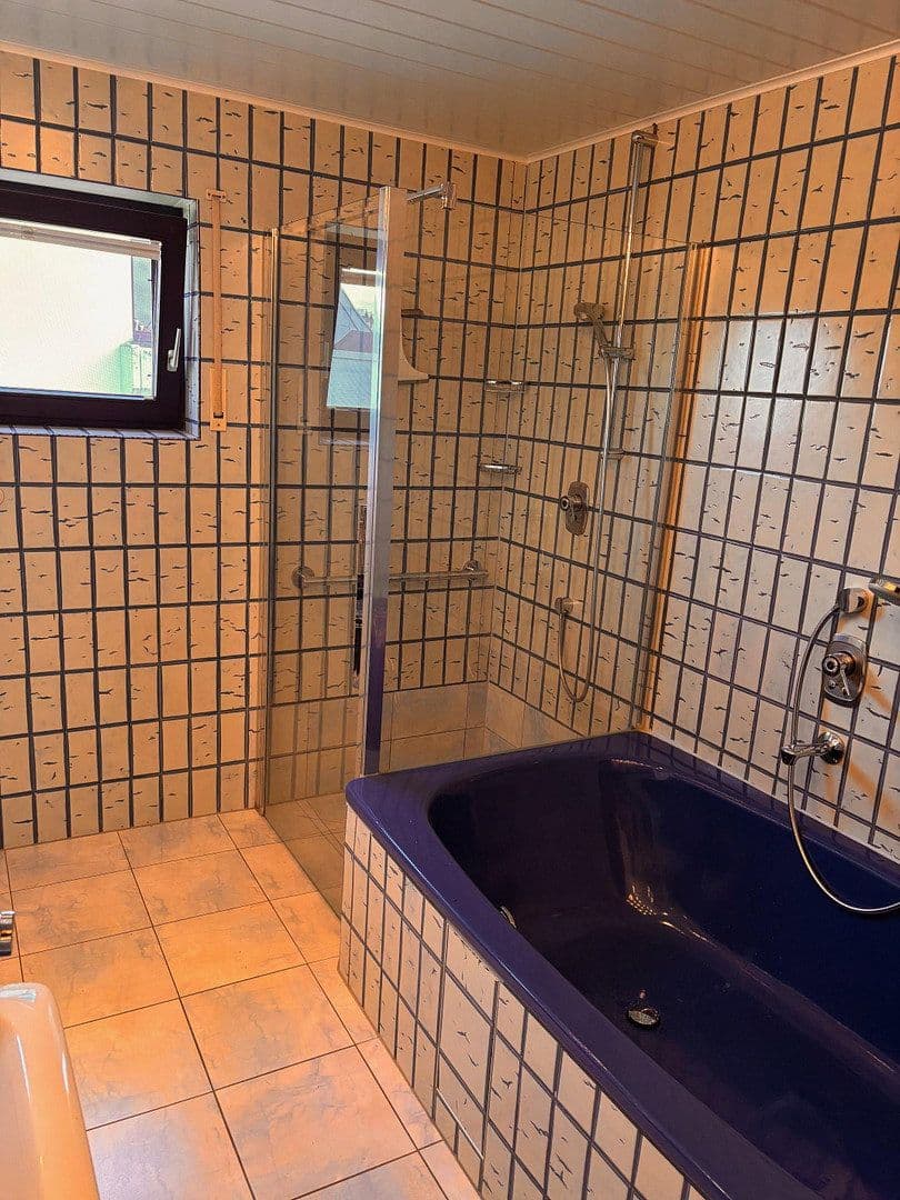 Prenájom bytu 4-izbový 196 m², Baden-Baden, Bádensko-Wurttembersko Prenájom bytu 4-izbový 196 m², Baden-Baden, Bádensko-Wurttembersko