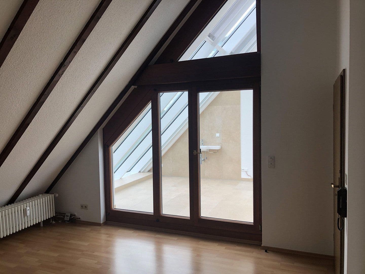 Prenájom bytu 4-izbový 196 m², Baden-Baden, Bádensko-Wurttembersko Prenájom bytu 4-izbový 196 m², Baden-Baden, Bádensko-Wurttembersko