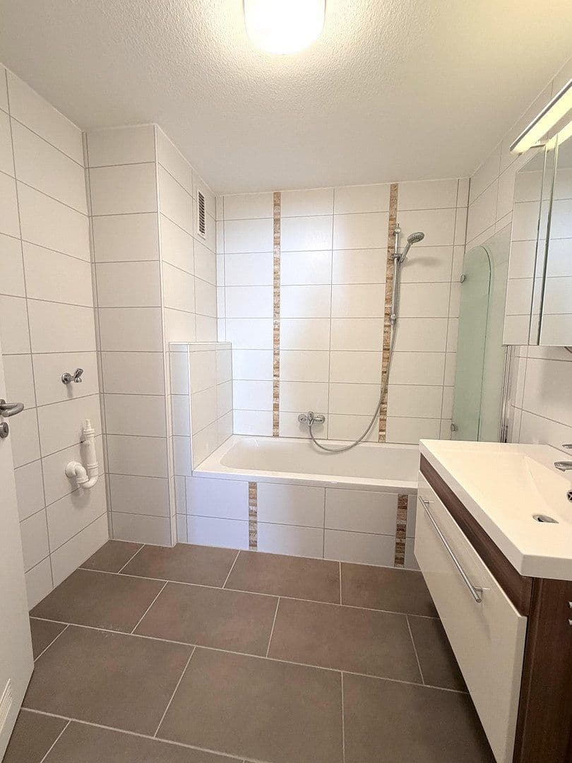 Predaj bytu 3-izbový 77 m², Marbach am Neckar, Bádensko-Wurttembersko Predaj bytu 3-izbový 77 m², Marbach am Neckar, Bádensko-Wurttembersko