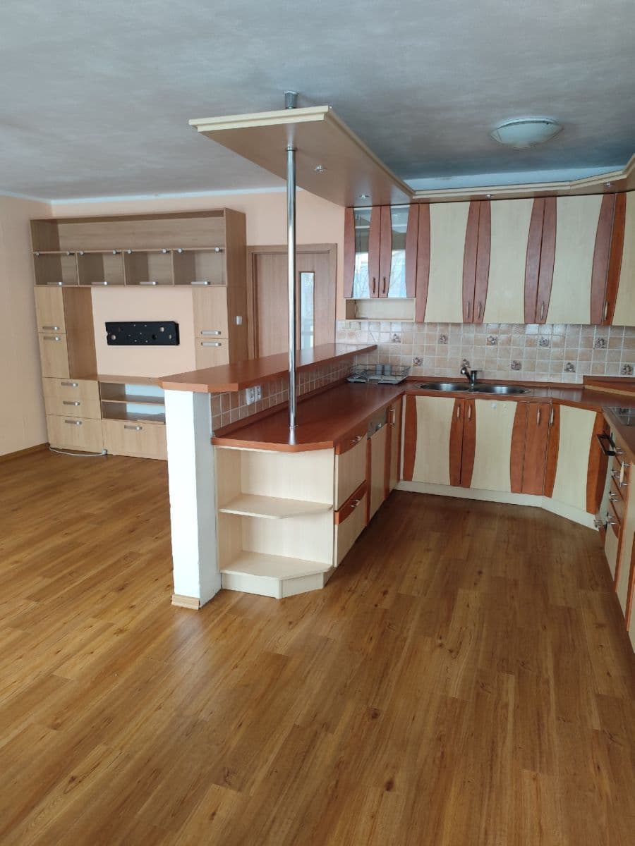 Prenájom bytu 3-izbový 75 m², Ostravská, Praha, Praha Prenájom bytu 3-izbový 75 m², Ostravská, Praha, Praha