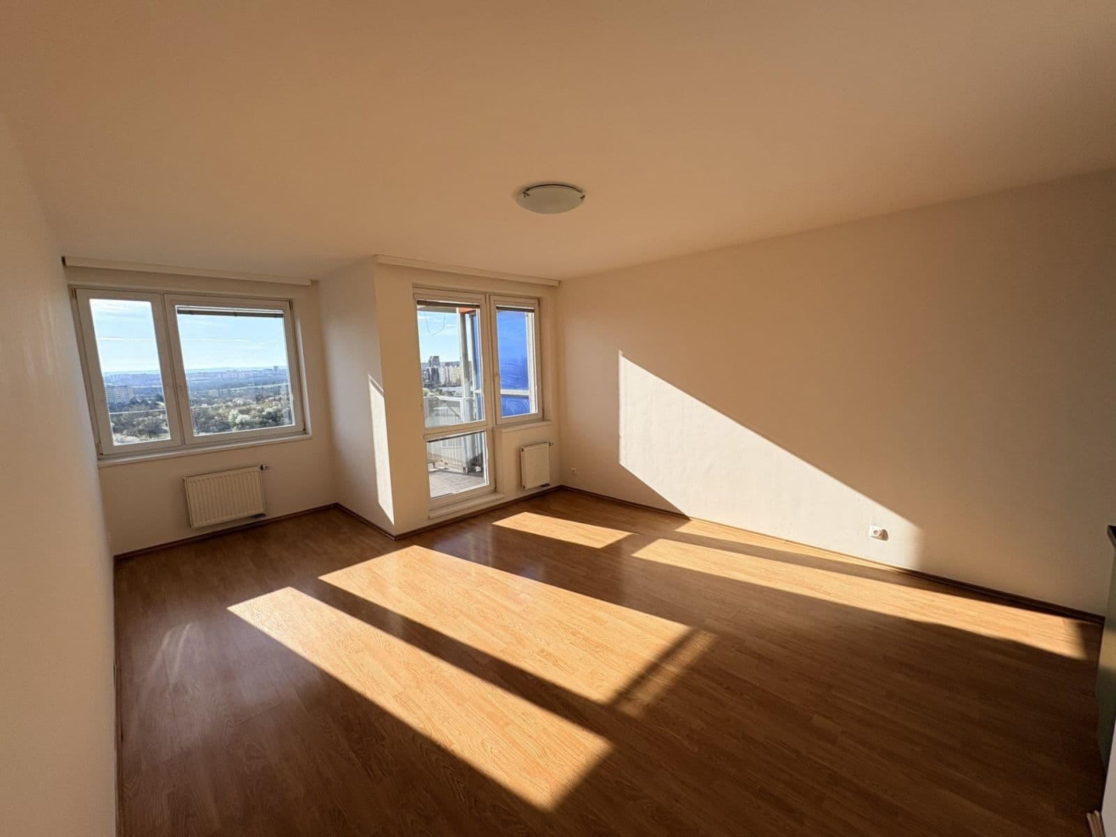 Prenájom bytu 2-izbový 54 m², Symfonická, Praha, Praha Prenájom bytu 2-izbový 54 m², Symfonická, Praha, Praha