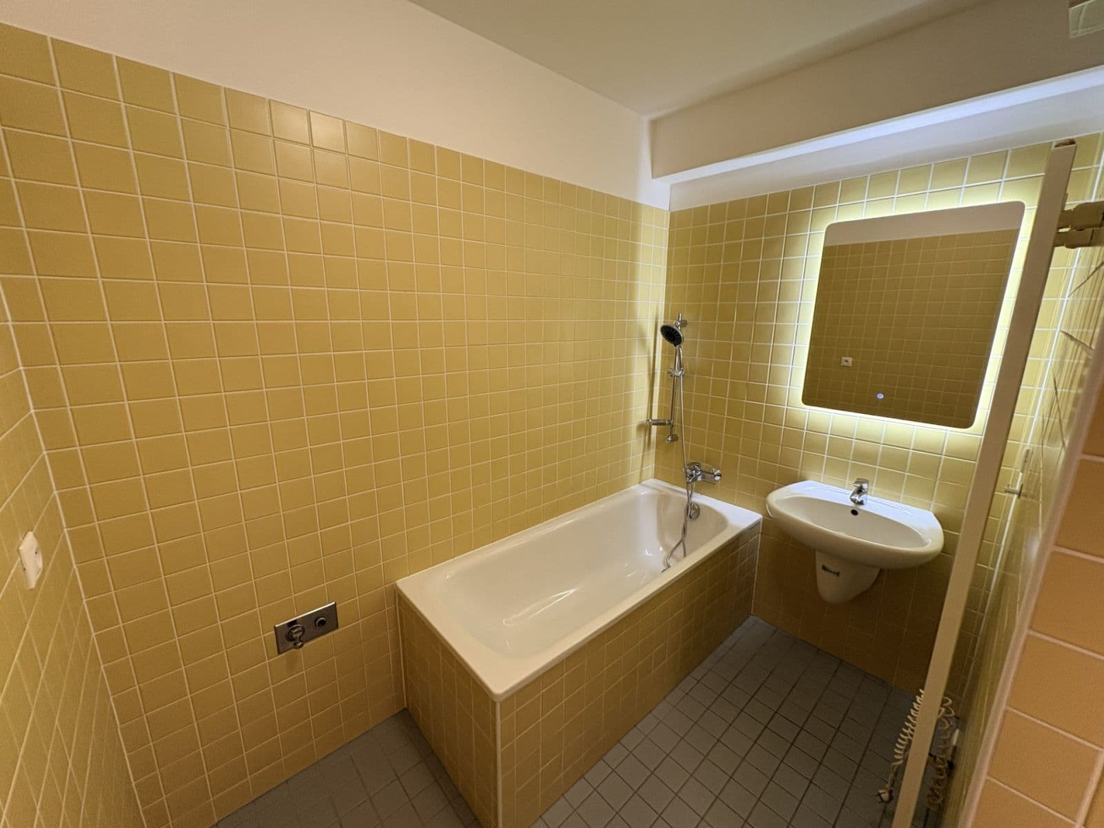 Prenájom bytu 2-izbový 54 m², Symfonická, Praha, Praha Prenájom bytu 2-izbový 54 m², Symfonická, Praha, Praha