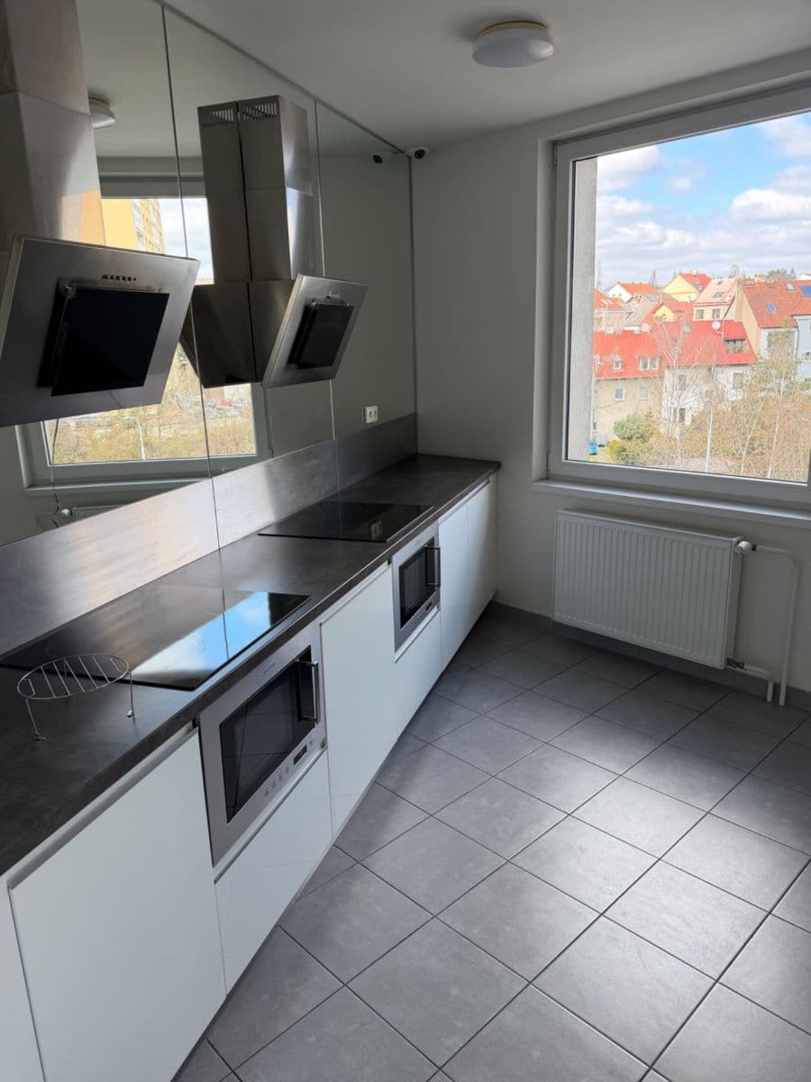 Prenájom bytu 1-izbový 24 m², Hornoměcholupská, Praha, Praha Prenájom bytu 1-izbový 24 m², Hornoměcholupská, Praha, Praha