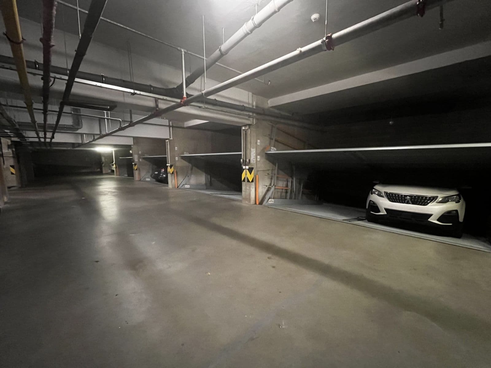 Prenájom garáže 10 m², Františka Kadlece, Praha, Praha Prenájom garáže 10 m², Františka Kadlece, Praha, Praha