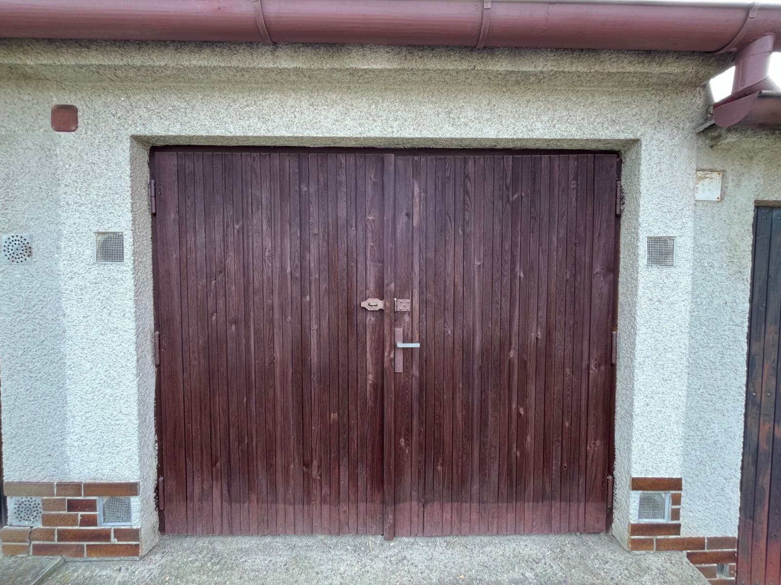 Predaj garáže 19 m², Nádražní, Klatovy, Plzeňský kraj Predaj garáže 19 m², Nádražní, Klatovy, Plzeňský kraj