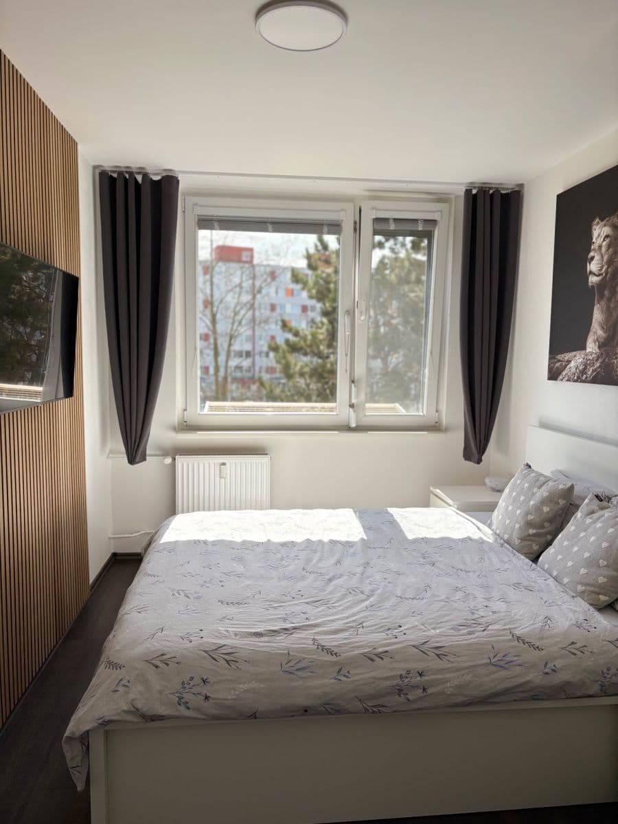 Predaj bytu 2-izbový 43 m², Neapolská, Praha, Praha Predaj bytu 2-izbový 43 m², Neapolská, Praha, Praha