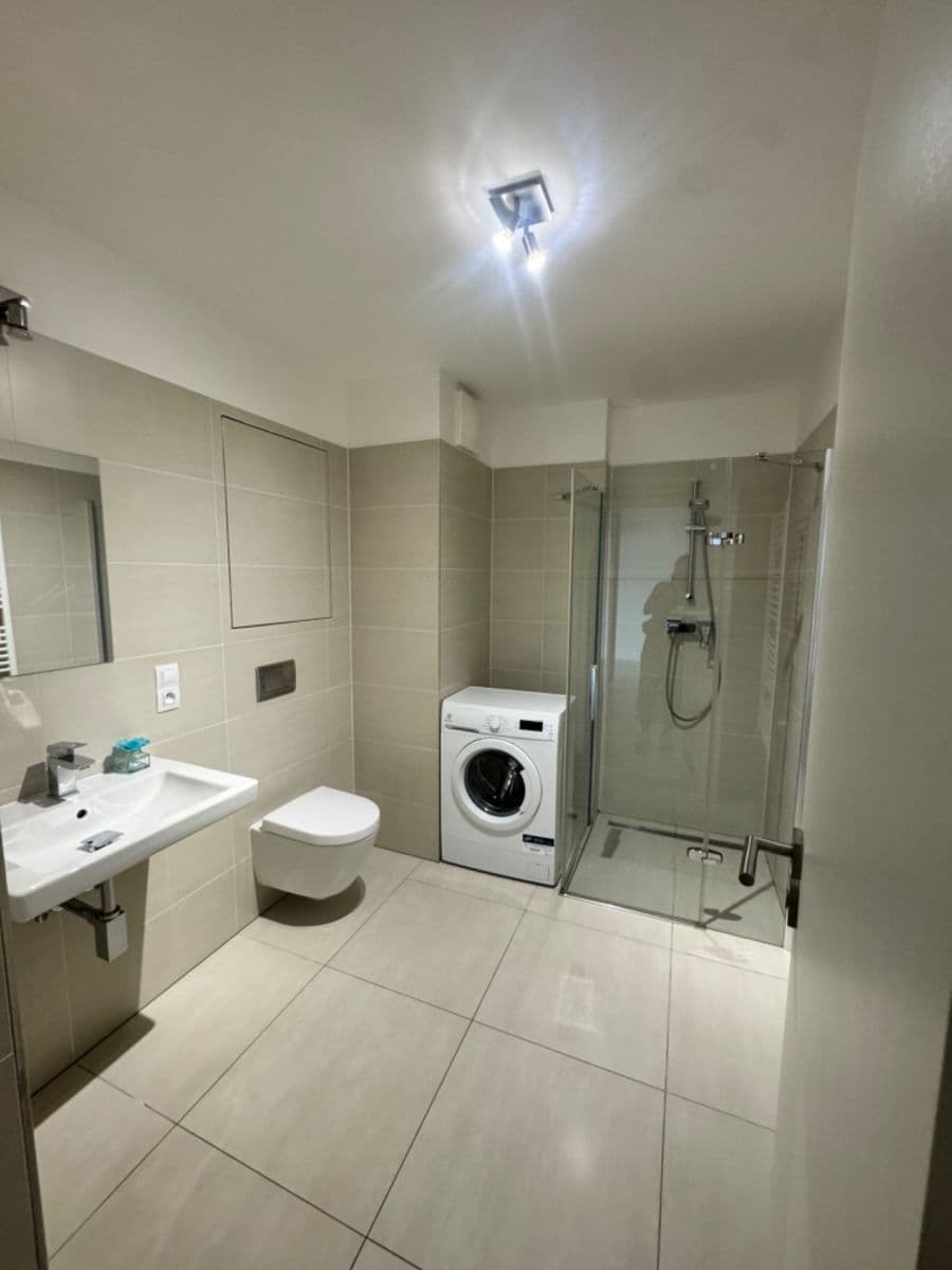 Prenájom bytu 2-izbový 53 m², Sokolovská, Praha, Praha Prenájom bytu 2-izbový 53 m², Sokolovská, Praha, Praha