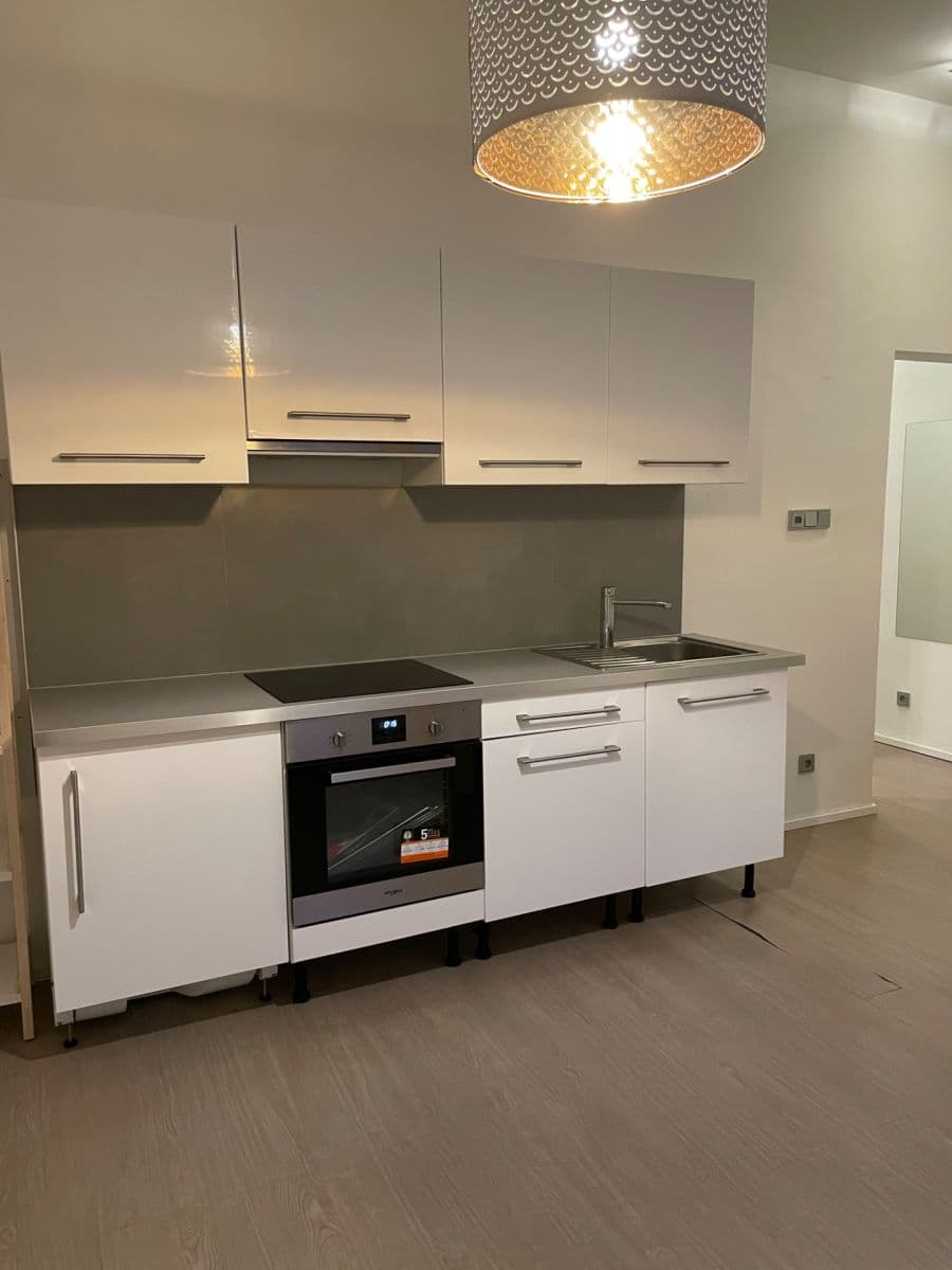 Prenájom bytu 2-izbový 34 m², Zahradnická, Brno, Jihomoravský kraj Prenájom bytu 2-izbový 34 m², Zahradnická, Brno, Jihomoravský kraj