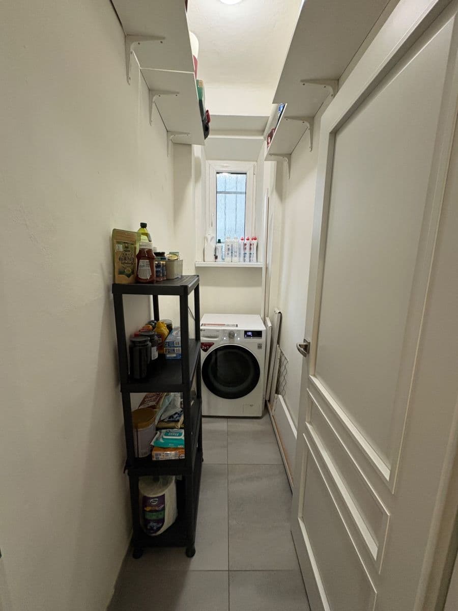 Predaj bytu 3-izbový 72 m², Na Zlatnici, Praha, Praha Predaj bytu 3-izbový 72 m², Na Zlatnici, Praha, Praha