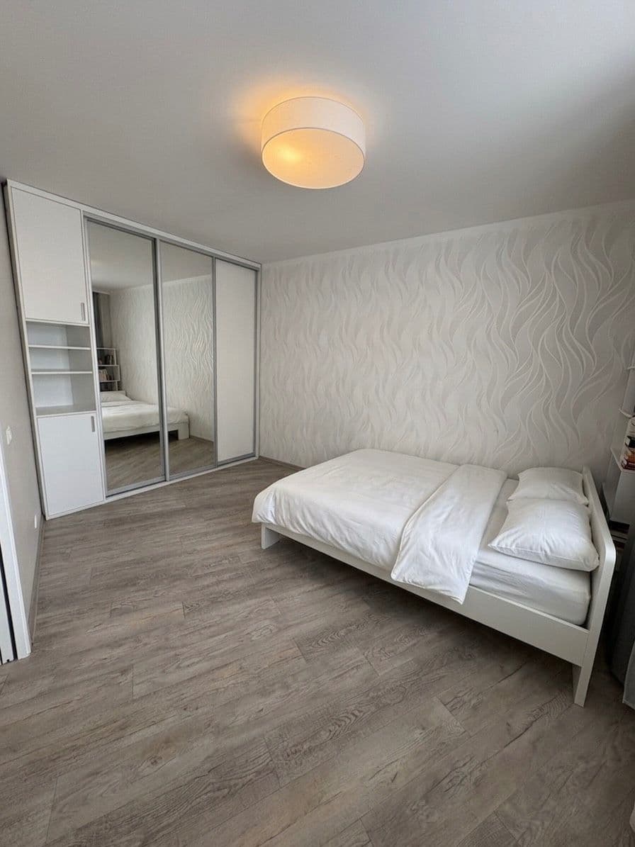 Predaj bytu 3-izbový 72 m², Na Zlatnici, Praha, Praha Predaj bytu 3-izbový 72 m², Na Zlatnici, Praha, Praha