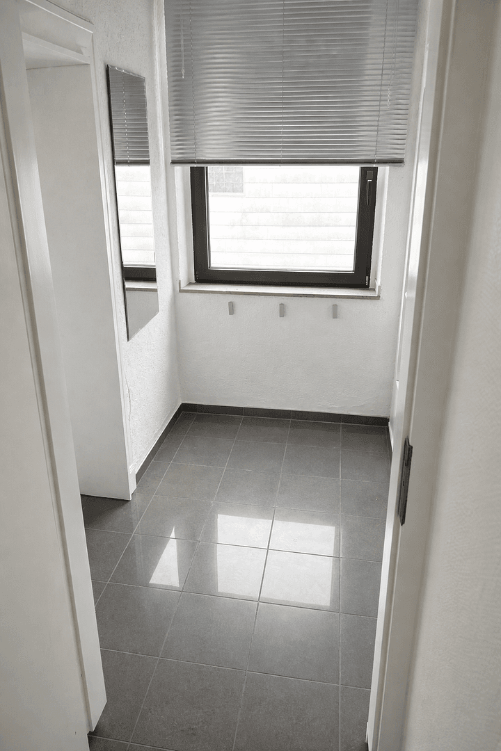 Prenájom bytu 3-izbový 110 m², Neckarstr.6, Mönchengladbach, Severné Porýnie - Westfálsko Prenájom bytu 3-izbový 110 m², Neckarstr.6, Mönchengladbach, Severné Porýnie - Westfálsko