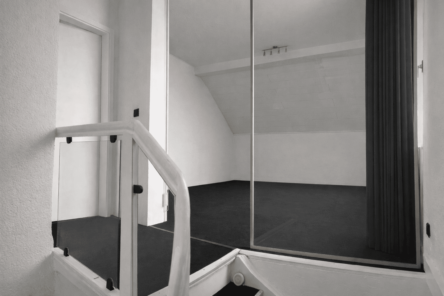 Prenájom bytu 3-izbový 110 m², Neckarstr.6, Mönchengladbach, Severné Porýnie - Westfálsko Prenájom bytu 3-izbový 110 m², Neckarstr.6, Mönchengladbach, Severné Porýnie - Westfálsko