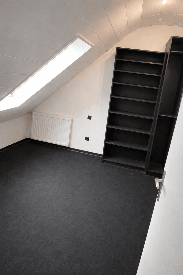 Prenájom bytu 3-izbový 110 m², Neckarstr.6, Mönchengladbach, Severné Porýnie - Westfálsko Prenájom bytu 3-izbový 110 m², Neckarstr.6, Mönchengladbach, Severné Porýnie - Westfálsko