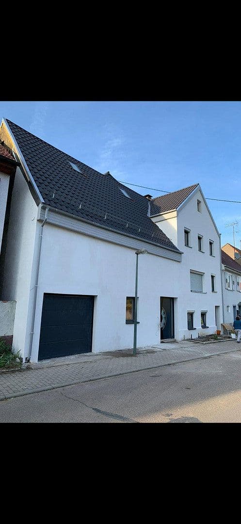 Predaj domu 350 m², pozemek 316 m², Im Stelle, Dettingen unter Teck, Bádensko-Wurttembersko Predaj domu 350 m², pozemek 316 m², Im Stelle, Dettingen unter Teck, Bádensko-Wurttembersko