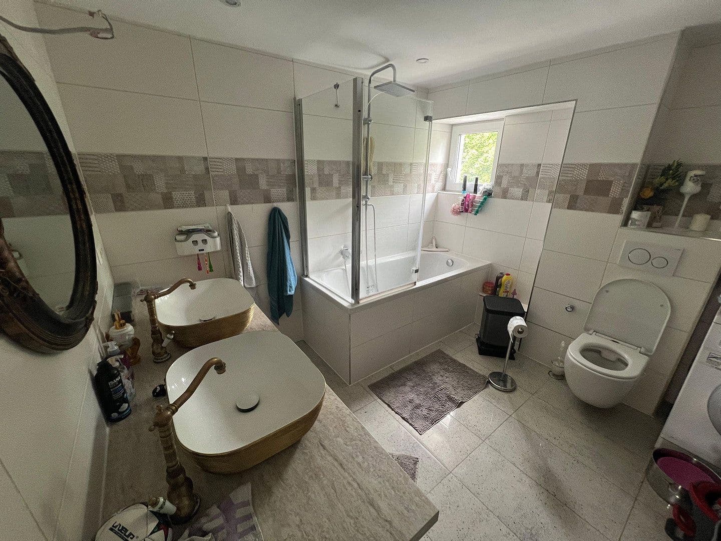 Predaj domu 350 m², pozemek 316 m², Im Stelle, Dettingen unter Teck, Bádensko-Wurttembersko Predaj domu 350 m², pozemek 316 m², Im Stelle, Dettingen unter Teck, Bádensko-Wurttembersko