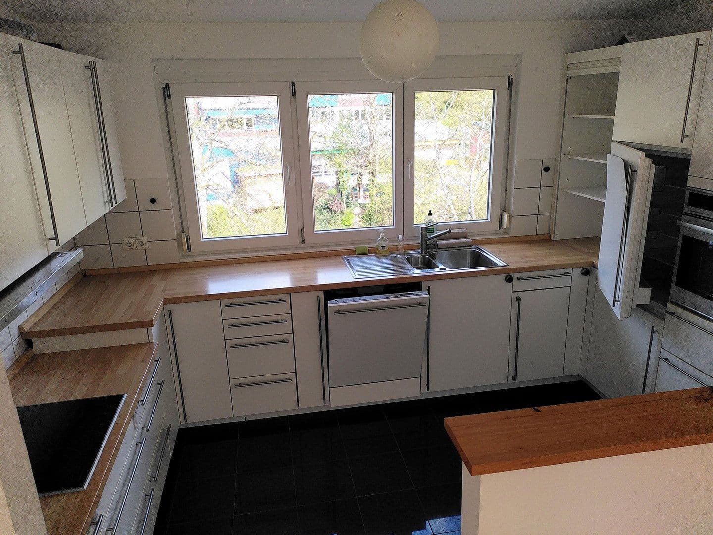 Predaj bytu 4-izbový 82 m², Baden-Baden, Bádensko-Wurttembersko Predaj bytu 4-izbový 82 m², Baden-Baden, Bádensko-Wurttembersko