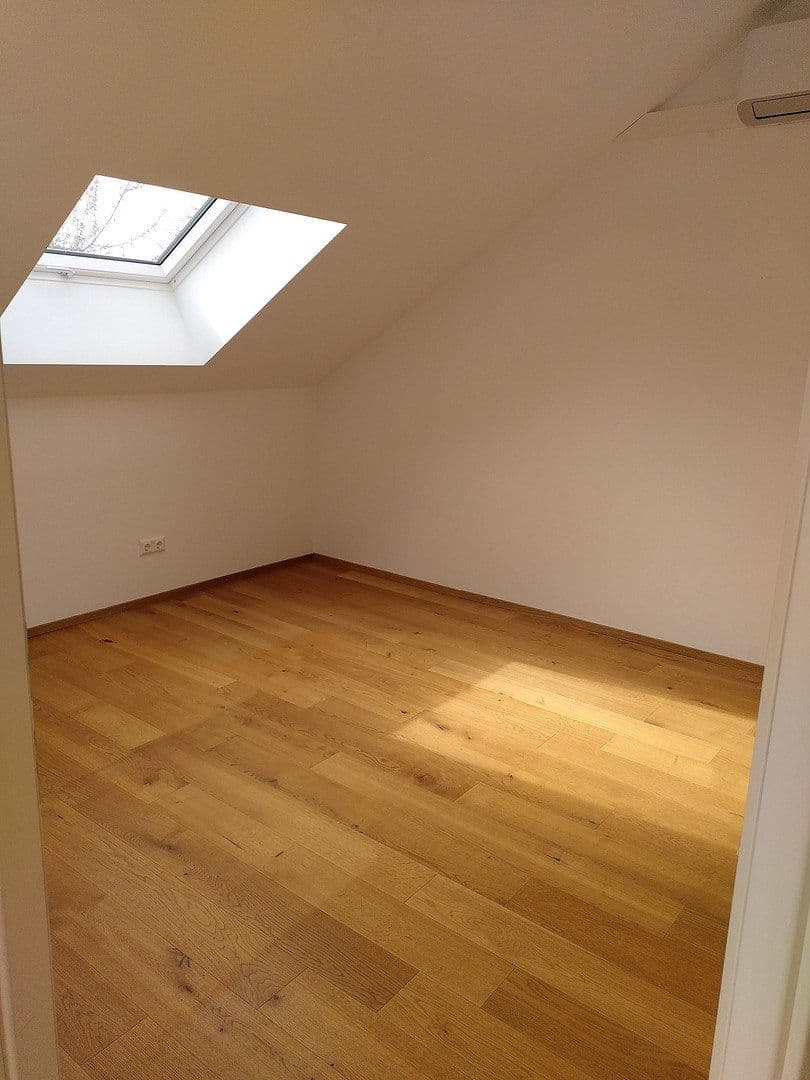 Predaj bytu 4-izbový 82 m², Baden-Baden, Bádensko-Wurttembersko Predaj bytu 4-izbový 82 m², Baden-Baden, Bádensko-Wurttembersko