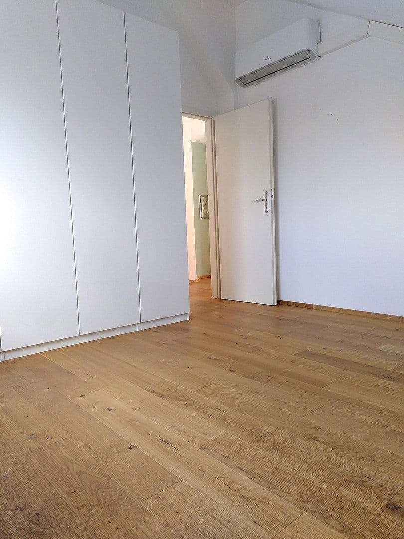 Predaj bytu 4-izbový 82 m², Baden-Baden, Bádensko-Wurttembersko Predaj bytu 4-izbový 82 m², Baden-Baden, Bádensko-Wurttembersko