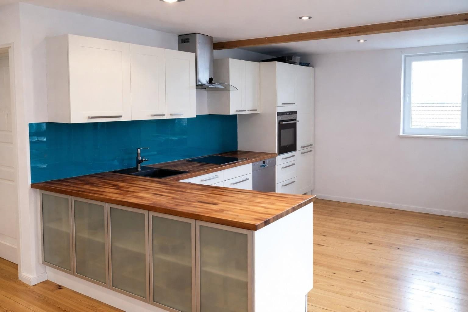 Predaj bytu 4-izbový 150 m², Berlin, Berlín Predaj bytu 4-izbový 150 m², Berlin, Berlín