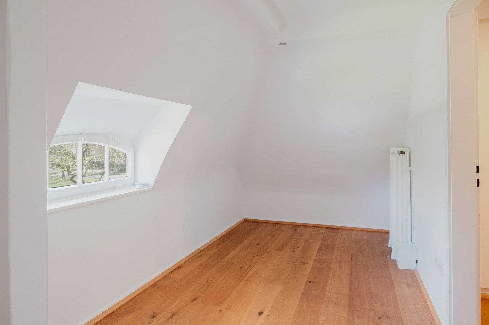 Predaj domu 286 m², pozemek 1.116 m², Krefeld, Severné Porýnie - Westfálsko Predaj domu 286 m², pozemek 1.116 m², Krefeld, Severné Porýnie - Westfálsko