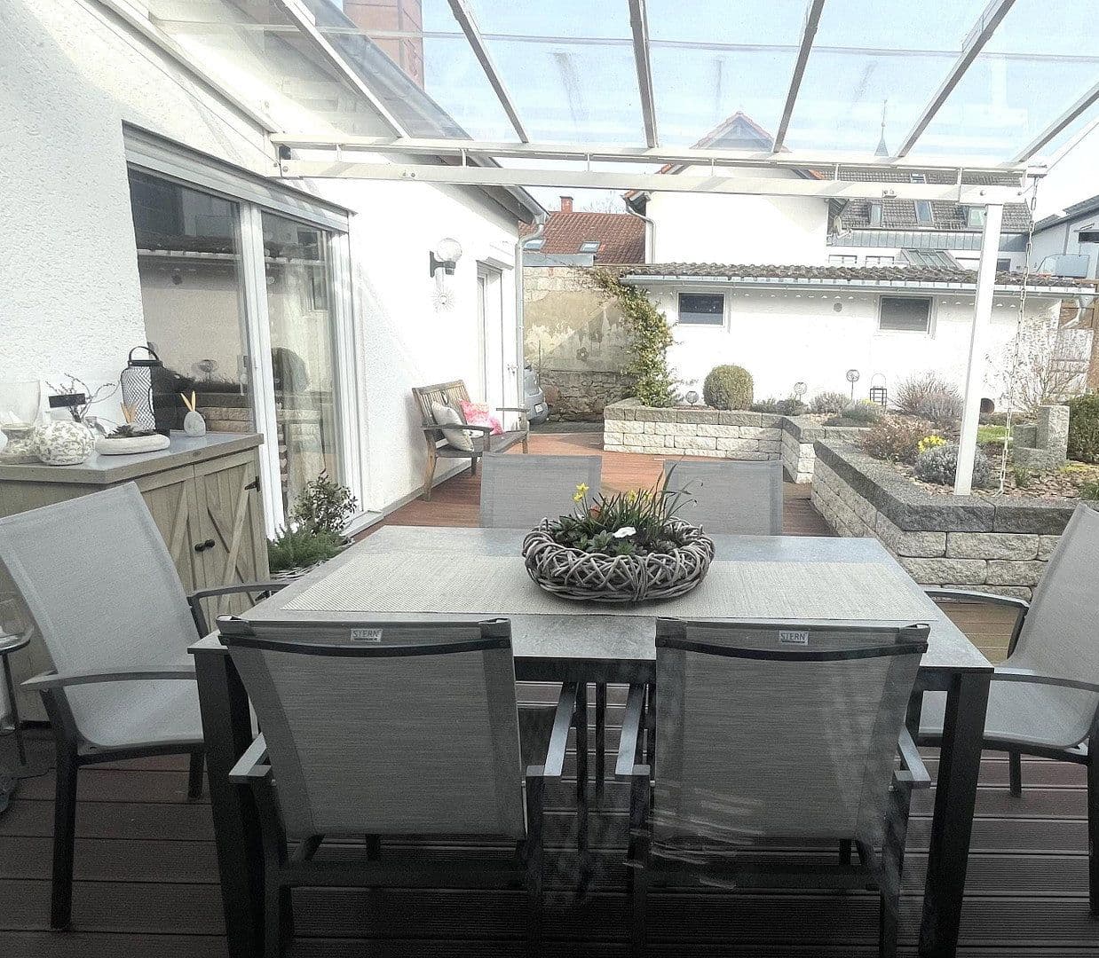 Predaj domu 196 m², pozemek 440 m², Billigheim-Ingenheim, Porýnie-Falcko Predaj domu 196 m², pozemek 440 m², Billigheim-Ingenheim, Porýnie-Falcko