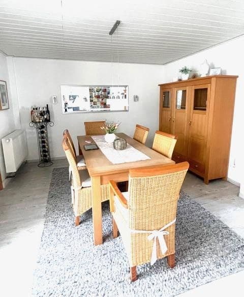 Predaj domu 196 m², pozemek 440 m², Billigheim-Ingenheim, Porýnie-Falcko Predaj domu 196 m², pozemek 440 m², Billigheim-Ingenheim, Porýnie-Falcko