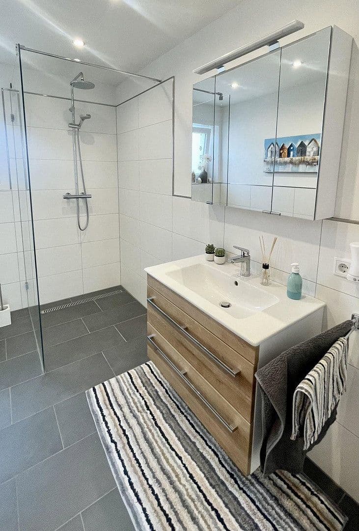 Predaj domu 196 m², pozemek 440 m², Billigheim-Ingenheim, Porýnie-Falcko Predaj domu 196 m², pozemek 440 m², Billigheim-Ingenheim, Porýnie-Falcko