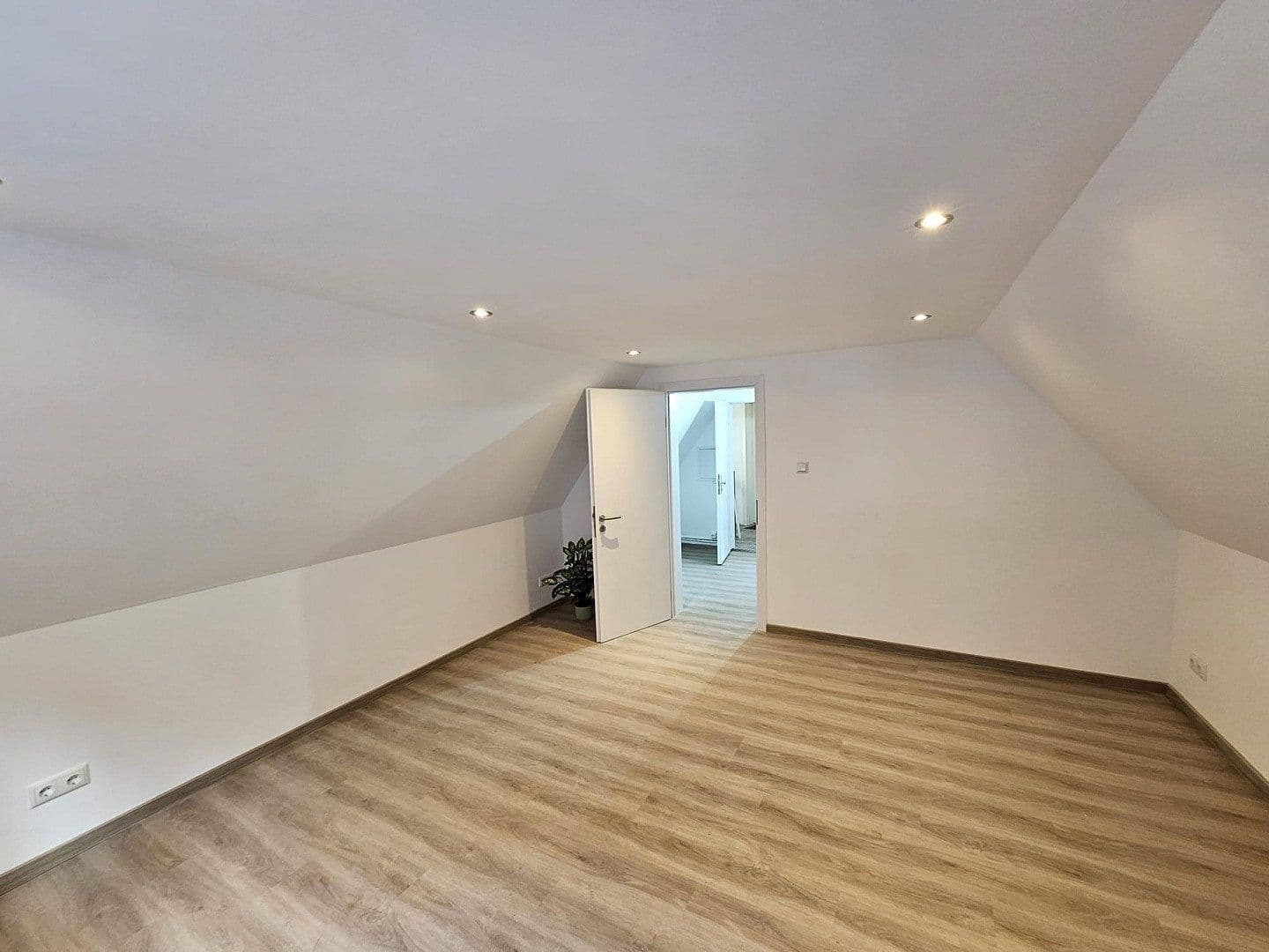 Prenájom bytu 1-izbový 33 m², Engelsgasse 16, Friedberg (Hessen), Hesensko Prenájom bytu 1-izbový 33 m², Engelsgasse 16, Friedberg (Hessen), Hesensko