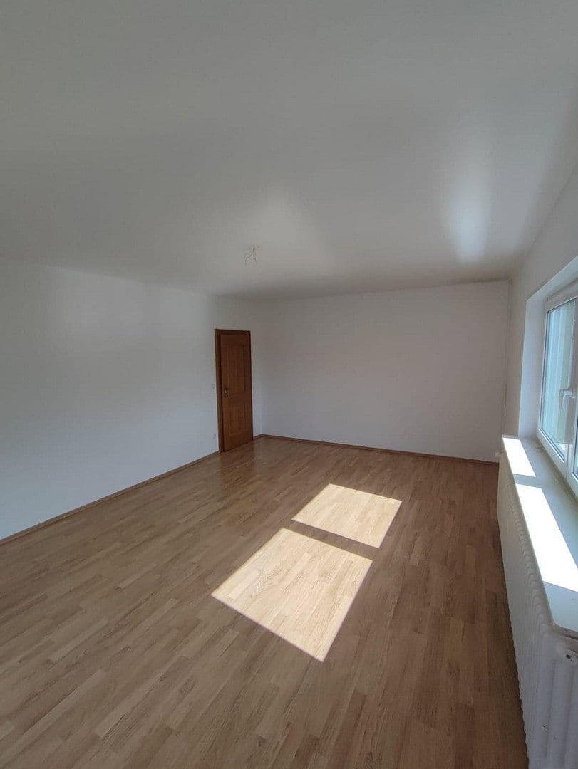 Prenájom bytu 4-izbový 109 m², Wiesloch, Bádensko-Wurttembersko Prenájom bytu 4-izbový 109 m², Wiesloch, Bádensko-Wurttembersko