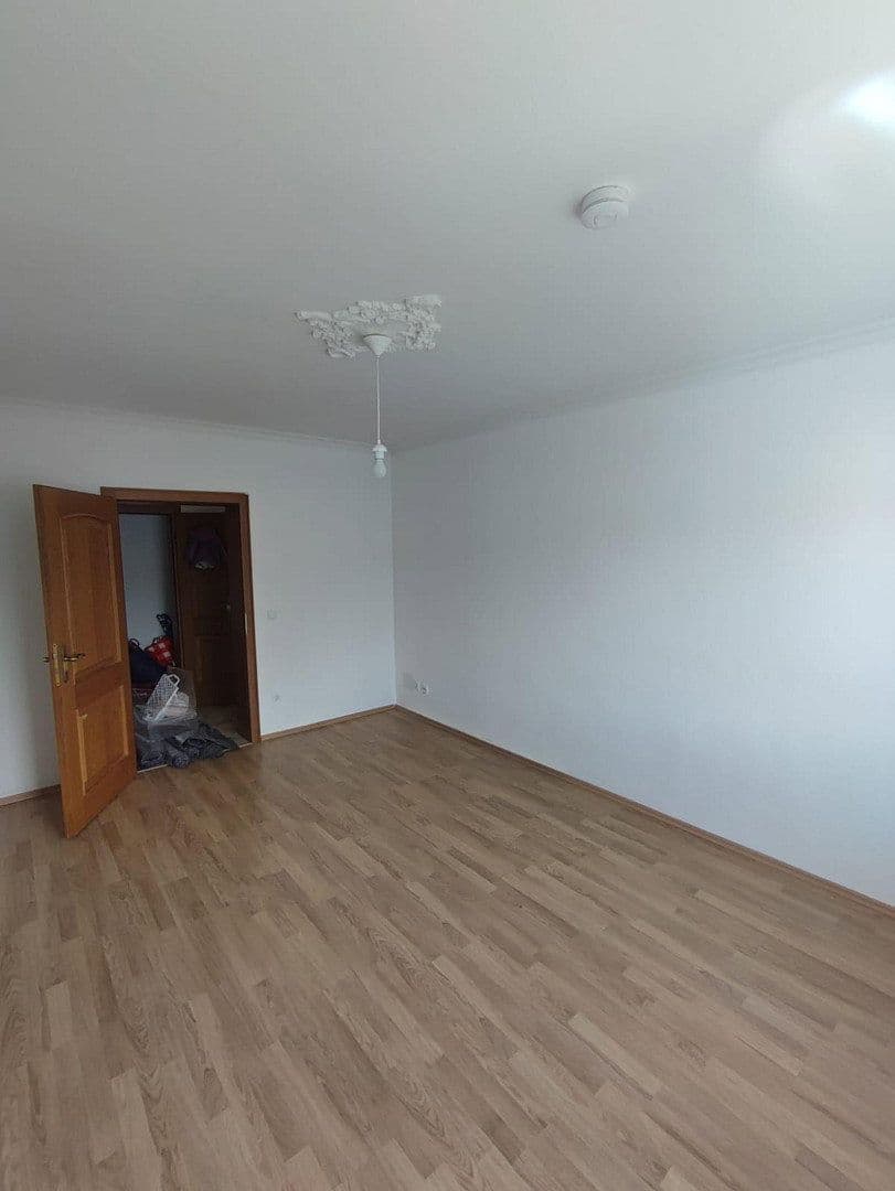 Prenájom bytu 4-izbový 109 m², Wiesloch, Bádensko-Wurttembersko Prenájom bytu 4-izbový 109 m², Wiesloch, Bádensko-Wurttembersko