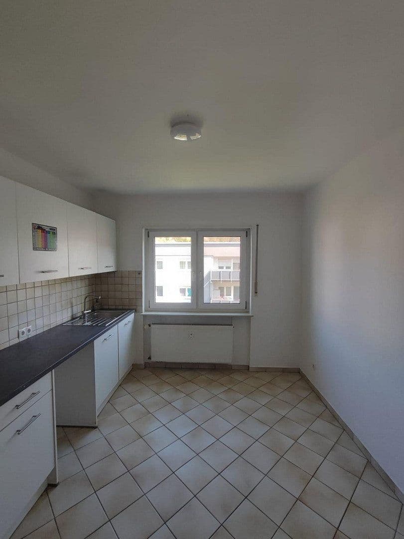 Prenájom bytu 4-izbový 109 m², Wiesloch, Bádensko-Wurttembersko Prenájom bytu 4-izbový 109 m², Wiesloch, Bádensko-Wurttembersko