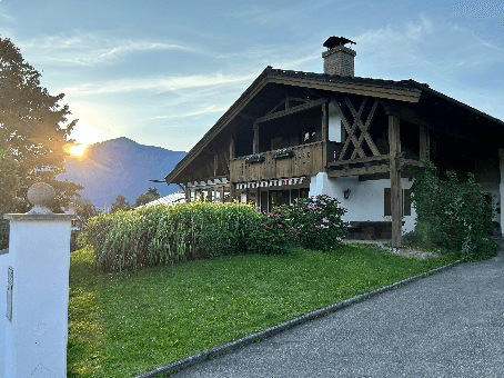 Predaj domu 165 m², pozemek 996 m², Hochgernweg 47, Unterwössen, Bavorsko Predaj domu 165 m², pozemek 996 m², Hochgernweg 47, Unterwössen, Bavorsko