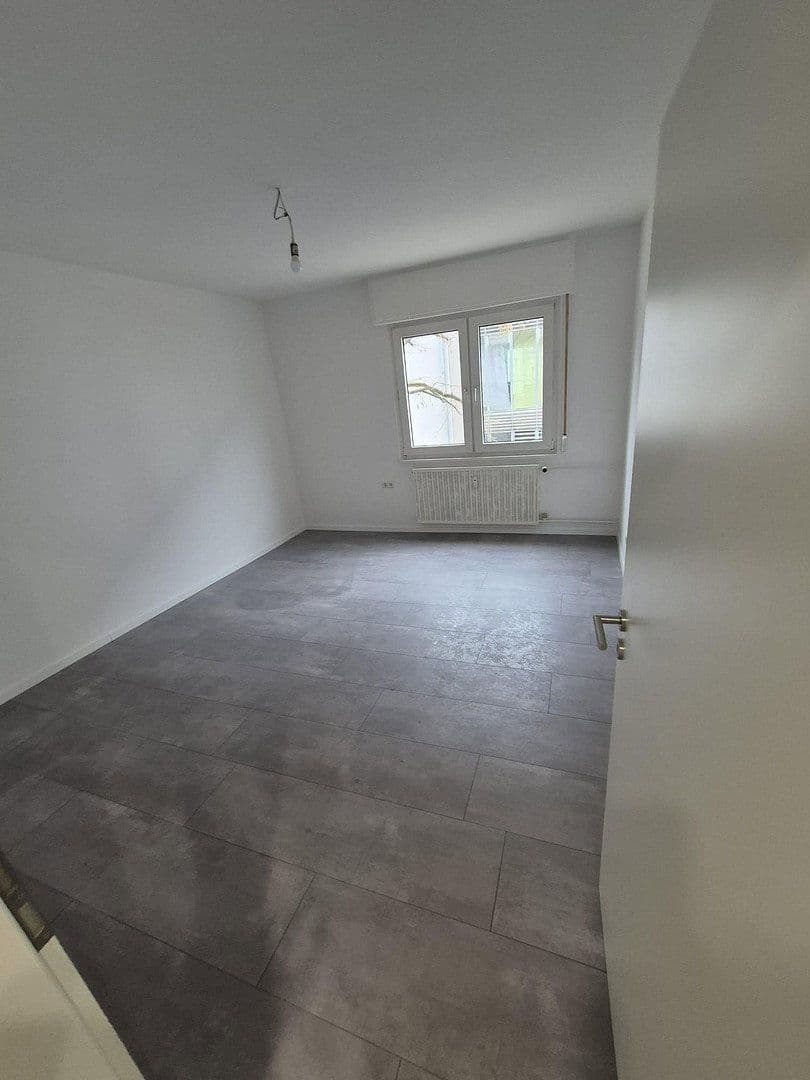 Prenájom bytu 3-izbový 70 m², Kappelhofstr. 11, Pforzheim, Bádensko-Wurttembersko Prenájom bytu 3-izbový 70 m², Kappelhofstr. 11, Pforzheim, Bádensko-Wurttembersko