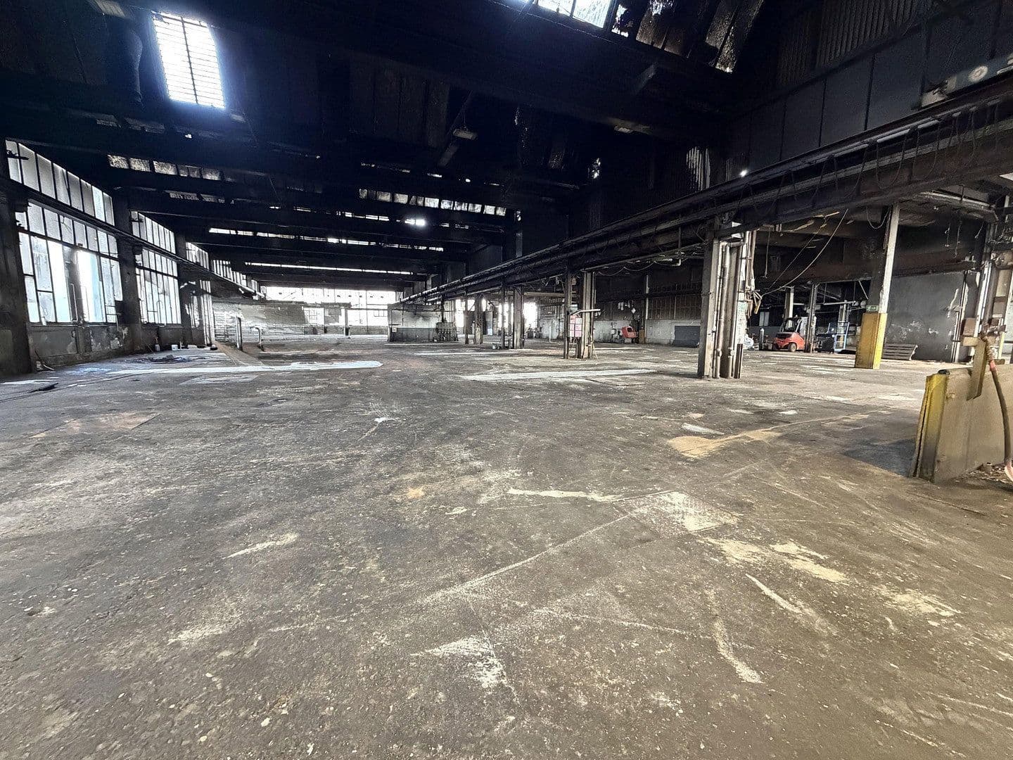 Prenájom nebytového priestoru 3.000 m², Posener Straße 35A, Lübeck, Šlezvicko-Holštajnsko Prenájom nebytového priestoru 3.000 m², Posener Straße 35A, Lübeck, Šlezvicko-Holštajnsko