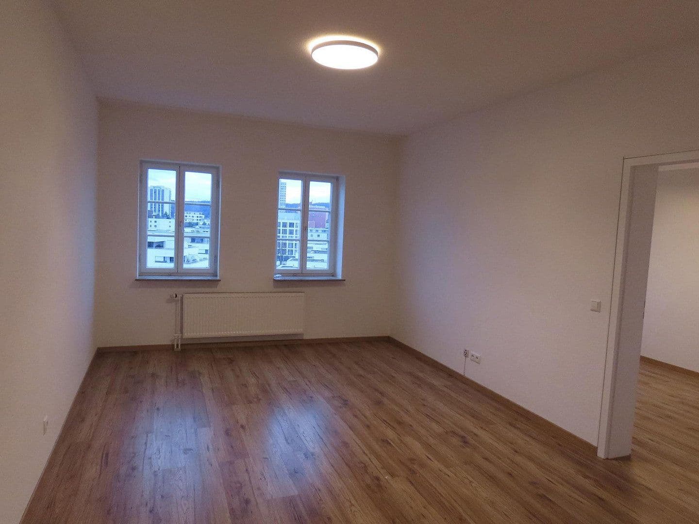 Prenájom bytu 2-izbový 70 m², Leonberg, Bádensko-Wurttembersko Prenájom bytu 2-izbový 70 m², Leonberg, Bádensko-Wurttembersko