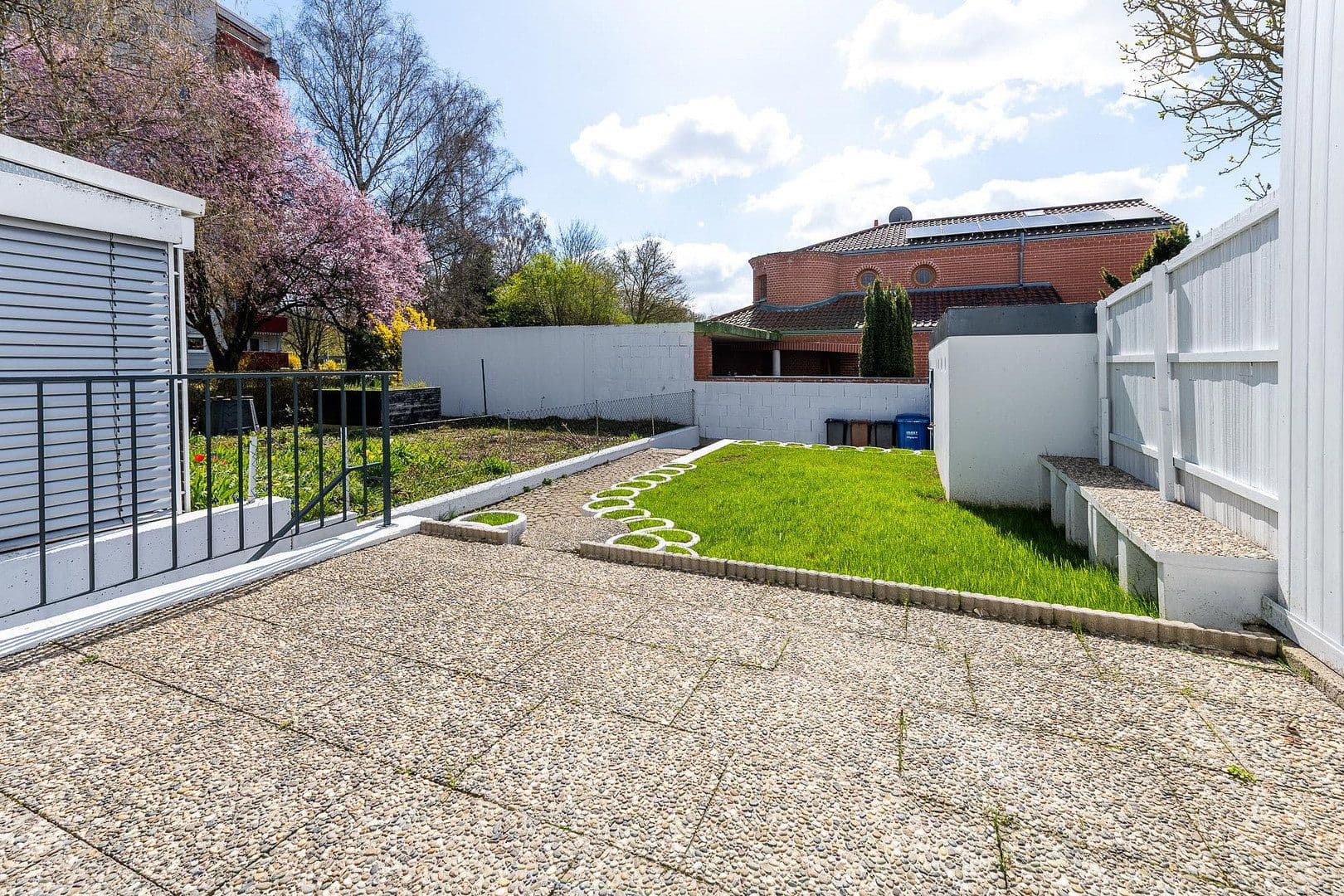 Predaj domu 161 m², pozemek 216 m², Bad Friedrichshall, Bádensko-Wurttembersko Predaj domu 161 m², pozemek 216 m², Bad Friedrichshall, Bádensko-Wurttembersko