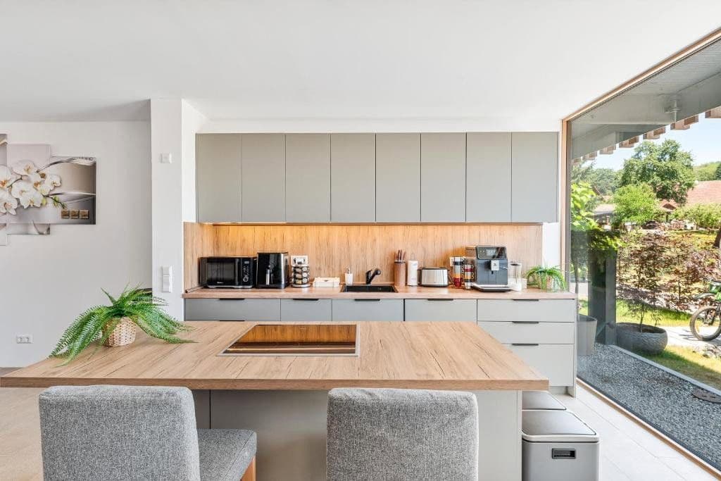 Predaj domu 185 m², pozemek 135 m², Zum Schierenberg 23, Öhningen, Bádensko-Wurttembersko Predaj domu 185 m², pozemek 135 m², Zum Schierenberg 23, Öhningen, Bádensko-Wurttembersko